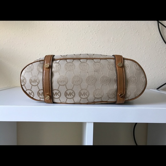 Michael Kors Purse - Picture 2 of 7